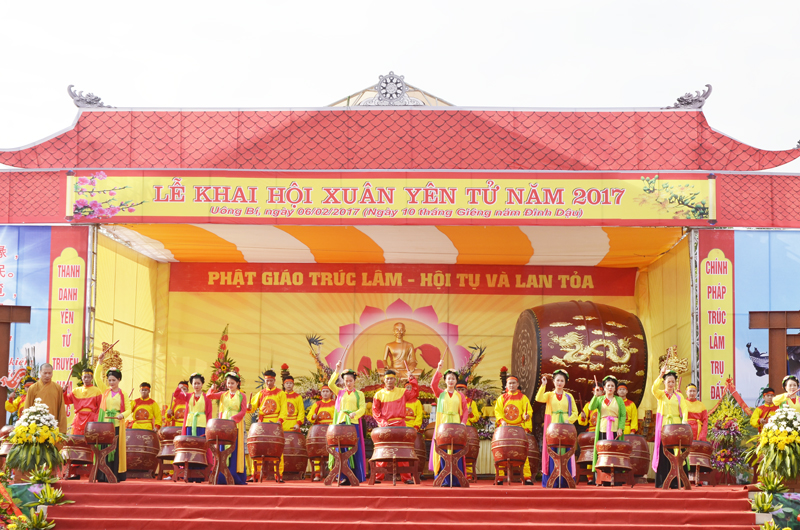 Màn trống hội tại lễ khai hội Xuân Yên Tử 2017